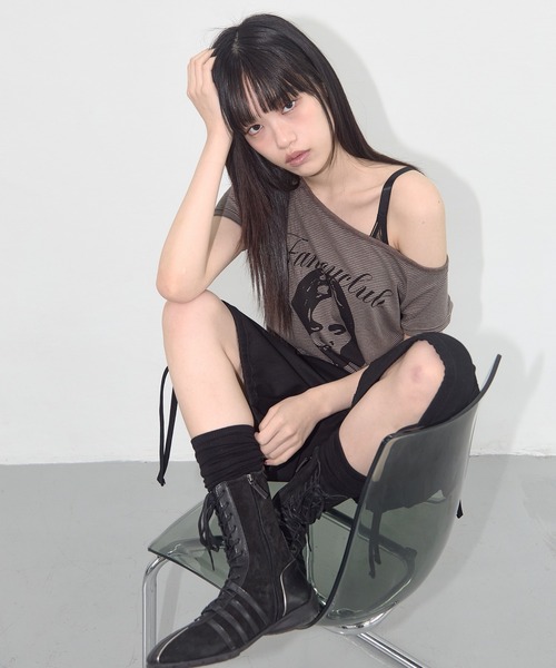 FANCY CLUB tシャツ K-POPアイドル着用 CLUB／ワンショルダーT