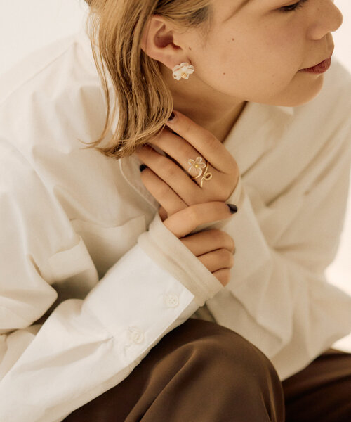 ear PAPILLONNER ピアス 「WEB限定」ホワイトフラワーピアス