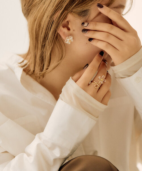 ear PAPILLONNER ピアス 「WEB限定」ホワイトフラワーピアス