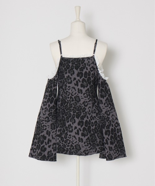 トップス AVENCHUMU Leopardprintopen shoulder tops AVENCHUMU tシャツ Leopard print open shoulder tops レディース