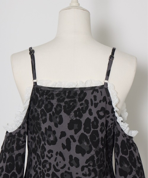 AVENCHUMU tシャツ Leopard print open shoulder tops レディース