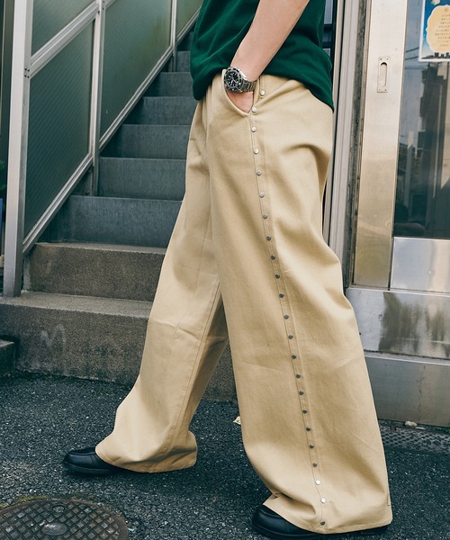 AFB（エーエフビー） ワイドパンツ チノパン SUPER BAGGY STUDDED