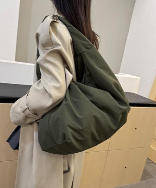 専用＊トートバッグ■北欧■お花デイジー■大容量A4■サイドポケット付■肩掛けＯＫ トートバッグ 「大容量」「A4サイズ収納可」サイドジップ ビッグ