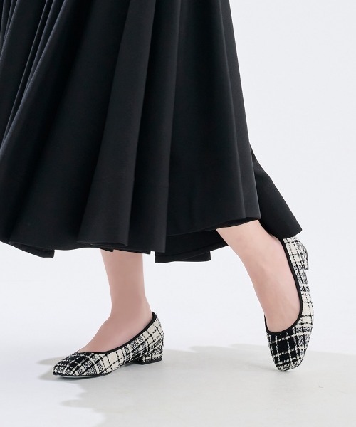 JENNE　ポインテッドバレエシューズ　パンプス　フラットシューズ ビッグポンポンポインテッドバレエ（バレエシューズ）｜JENNE