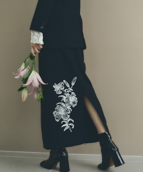 Muel Chic（ミュエルシック） スカート Lily embroidery SK リリーエン