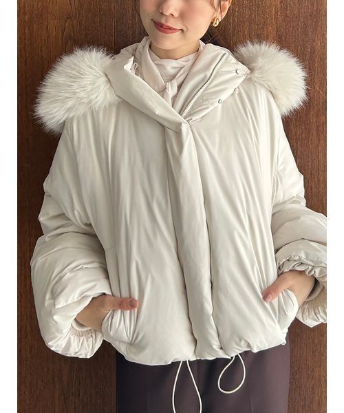 SNIDEL★フードファーショートダウン★ファー付きクリーム色ダウンジャケット★ SNIDEL（スナイデル）の「フードファーショートダウン（ダウン