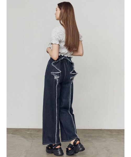 ジーンズ デニム デニムパンツ 「SNSで話題！」バックリボンルーズジーンズ レディースの画像