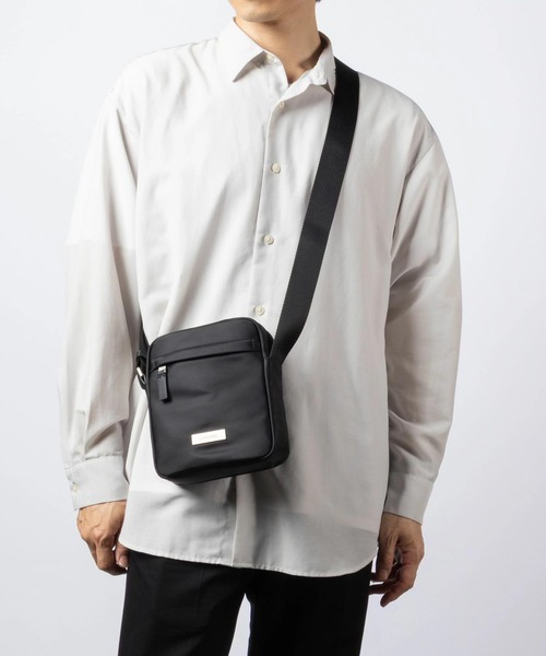Calvin Klein（カルバン・クライン） ショルダーバッグ SLEEK REPORTER 