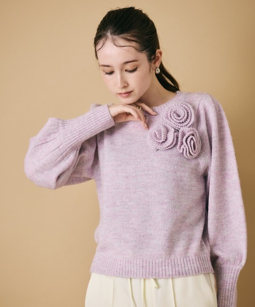 オーディア ミューズ（Audie a Muses）/フラワーモチーフ付きプルオーバー Audie a Muses（オーディア ミューズ） ニット セーター フラワー