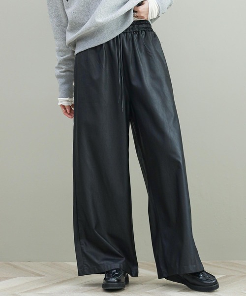 ぐれ出品になります。 The rejoice パンツ フェイクレザーワイドパンツ レディース