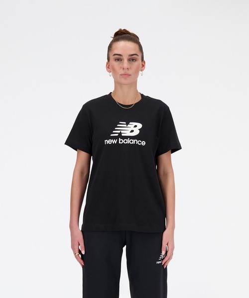 NEW BALANCE スホツエッセンシャルスロコフリントTシャツ New Balance tシャツ Sport Essentials Stacked Logo ショート