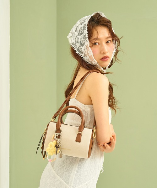 CHARLES & KEITH◆Everleigh ボウリングバッグ ◆送料込 CHARLES & KEITH Everleigh エベルレイ ボウリングバッグ
