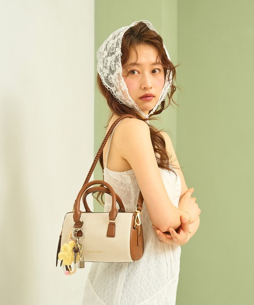 CHARLES & KEITH◆Everleigh ボウリングバッグ ◆送料込 CHARLES ＆ KEITH トートバッグ Everleigh エベルレイ