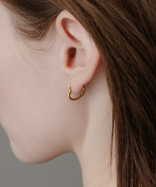 新作◎【PATOU】スモール ハートフープピアス Patou | ゴールドプレーテッドブラス ハート フープピアス