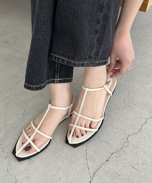 CAPRICIEUX LE'MAGE サンダル Tストラップフラットサンダル