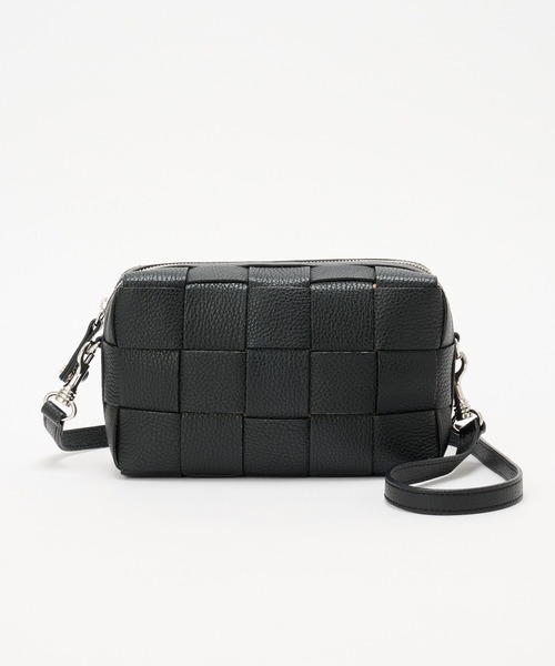 IACUCCI（イアクッチ） ショルダーバッグ FREE ブラック レディース