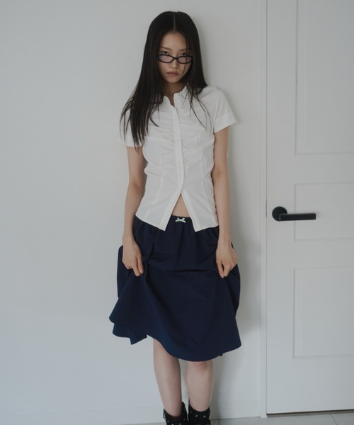 FEKETE（フェケテ） ブラウス シャツ 半袖 gather compact-fit shirt 