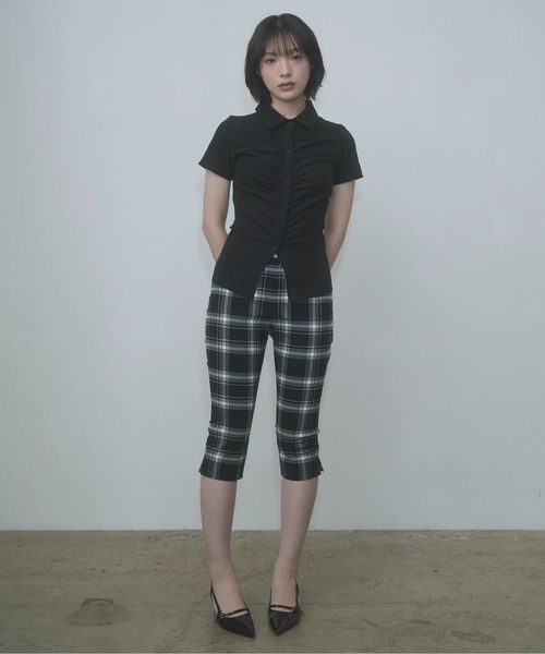FEKETE（フェケテ） ブラウス シャツ 半袖 gather compact-fit shirt FEKETEgather compact-fit shirtギャザータイトシャツ