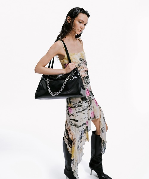 CHARLES & KEITH 新品　アンドロメダ チェーンハンドルトラペーズ CHARLES ＆ KEITH トートバッグ Andromeda アンドロメダ