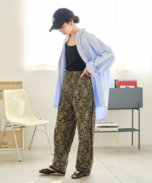 サイドステッチパンツ　最終値下げ サイドスリット入りドット柄ストレッチパンツ