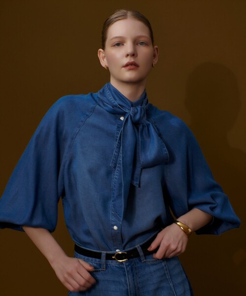 アルアバイルのブラウス allureville(アルアバイル)｜【予約販売】デニムボウブラウス/ブルー