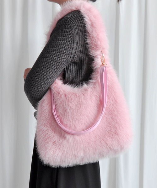 ロラライハリス♡ジグザグピンクファー生地♡刺繍のショルダーバッグ♡ 21b719958002ff236f66b0b72a75ba