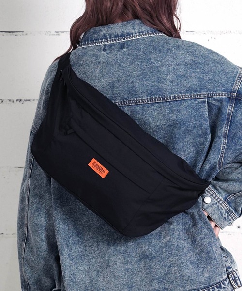 UNIVERSAL OVERALL ボディバッグ 12L ブラック UNIVERSAL OVERALL（ユニバーサルオーバーオール） ショルダーバッグ