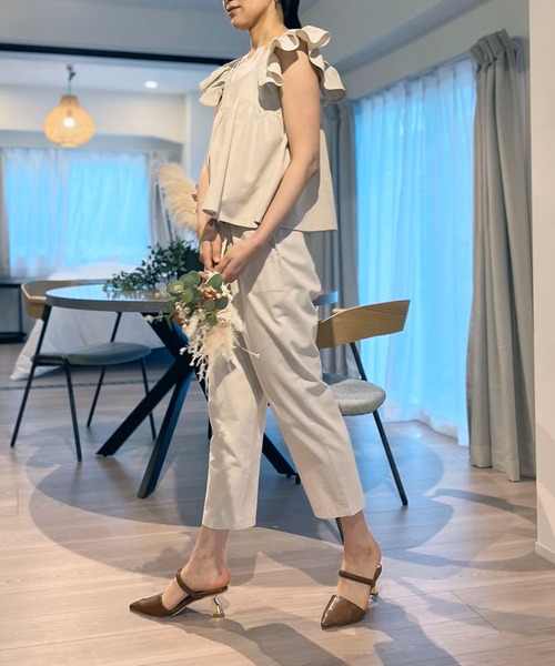 フリル付きベージュパンツセットアップ DR8990EW01536_6_l.jpg