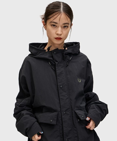 フレッドペリー　スポーツウェア　マウンテンパーカー FRED PERRY マウンテンパーカー ウインドブレーカー Cropped