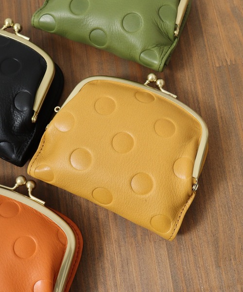 二つ折り財布　レディース　ドット柄　牛革　短財布　Zucchero　新品　未使用 二つ折り 二つ折り財布 財布 zucchero ドット型押し2つ折り財布