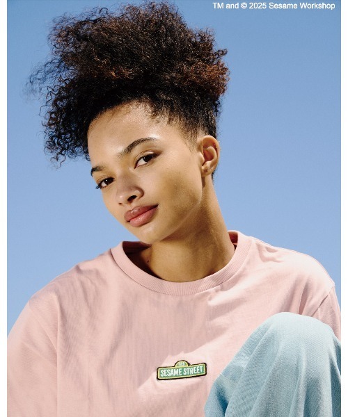 tシャツ 「SESAME STREET meets AVIREX」TOGETHERNESS T-SHIRT レディース SESAME STREET meets AVIREX》TOGETHERNESS T-SHIRT | AVIREX