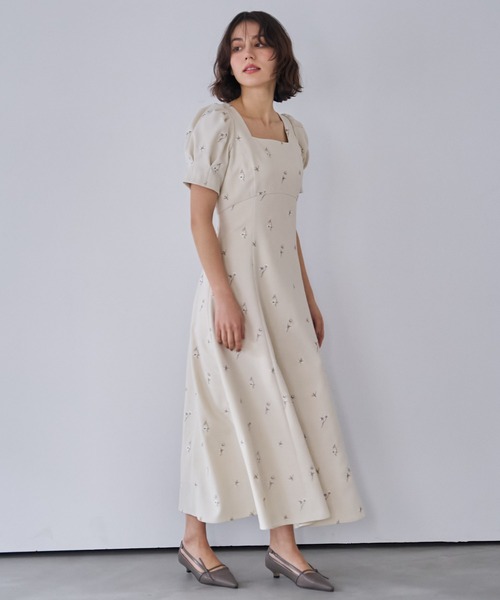 ノエラ　Noela フラワー刺繍 ノースリーブ ロングワンピース ホワイト NOELA（ノエラ） ワンピース 半袖 「Premium」フラワー刺繍ワンピース