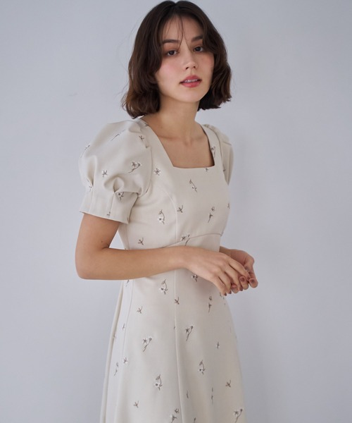 NOELA（ノエラ） ワンピース 半袖 「Premium」フラワー刺繍ワンピース