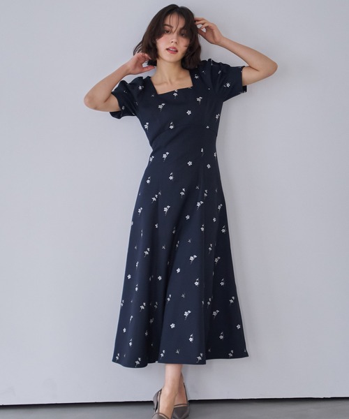 花柄刺繍 ノースリーブ ロングワンピース ネイビー NOELA（ノエラ） ワンピース 「Premium」フラワー刺繍ワンピース