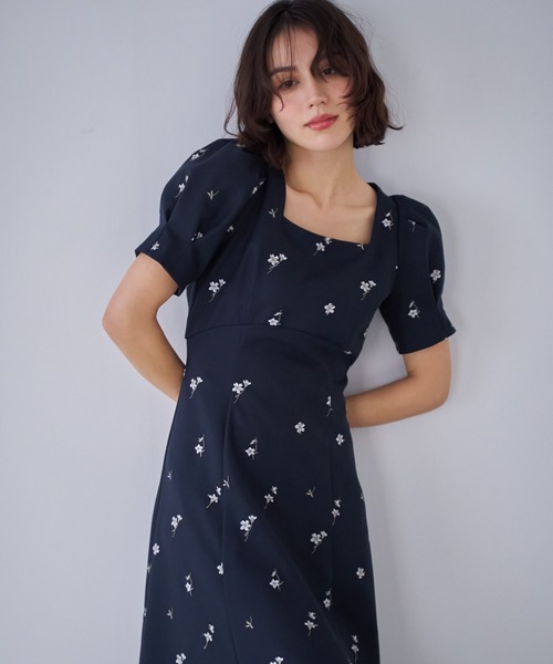 NOELA（ノエラ） ワンピース 半袖 「Premium」フラワー刺繍ワンピース