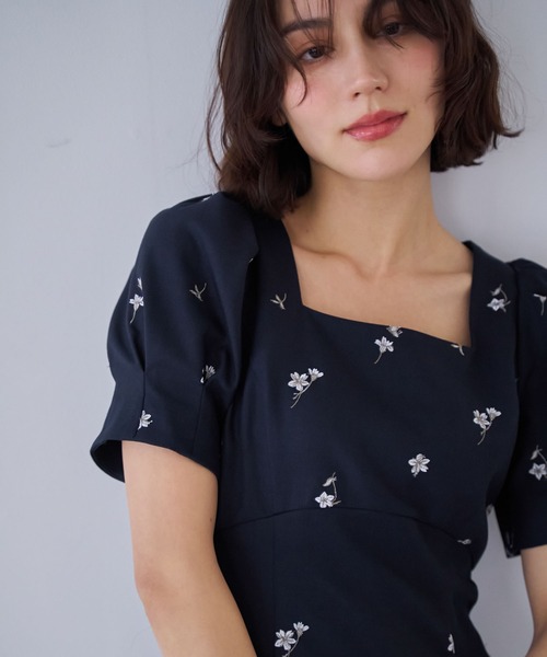 NOELA（ノエラ） ワンピース 半袖 「Premium」フラワー刺繍ワンピース