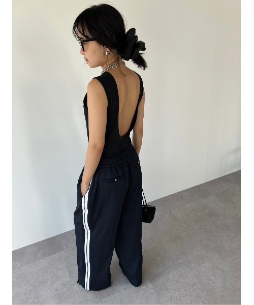 H BEAUTY&YOUTH バックオープン ボディスーツ タンクトップ 黒