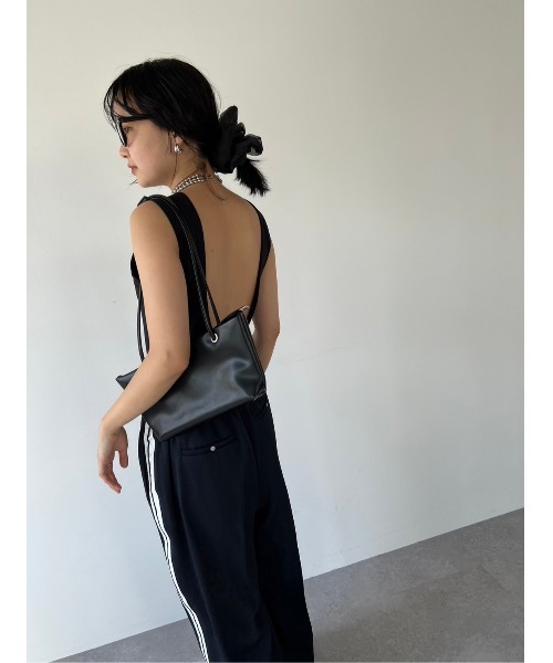 H BEAUTY&YOUTH バックオープン ボディスーツ タンクトップ 黒