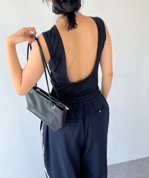 H BEAUTY&YOUTH バックオープン　ボディスーツ タンクトップ　黒 HANNE タンクトップ オープンバックタンクボディスーツ