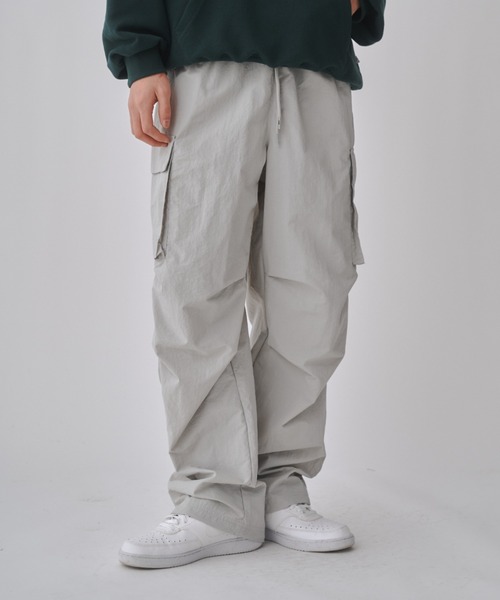 美品 codegraphy ナイロンカーゴパラシュートパンツ ユニセックス 撥水 codegraphy カーゴパンツ Nylon cargo para suit pants メンズ