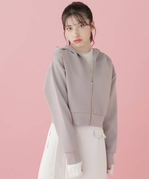 ジルスチュアート JILL STUART パーカー ショート丈 パール JILL by JILL STUART（ジルバイジルスチュアート） パーカー ショート