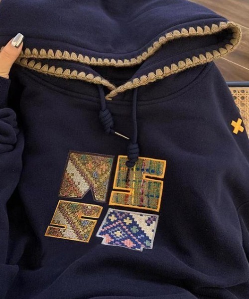 【新品タグ付】国内未発売プルオーバーパーカー sizeXL DIAVEL パーカー ユニセックス オーバーサイズ 刺しゅうルーズ