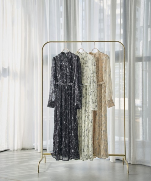 ERADIE（エラディエ） ワンピース Flower print pleats one piece