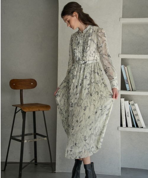 ERADIE（エラディエ） ワンピース Flower print pleats one piece