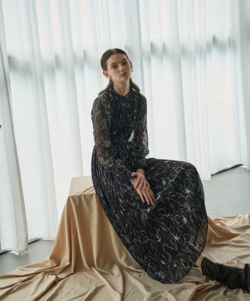 ワンピース Flower print pleats one piece フラワープリントプリーツワンピースの画像
