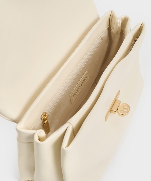 台湾 CHARLES&KEITH Kerry ラージ ショルダーバッグ CHARLES ＆ KEITH ショルダーバッグ バッグ Kerry ケリー