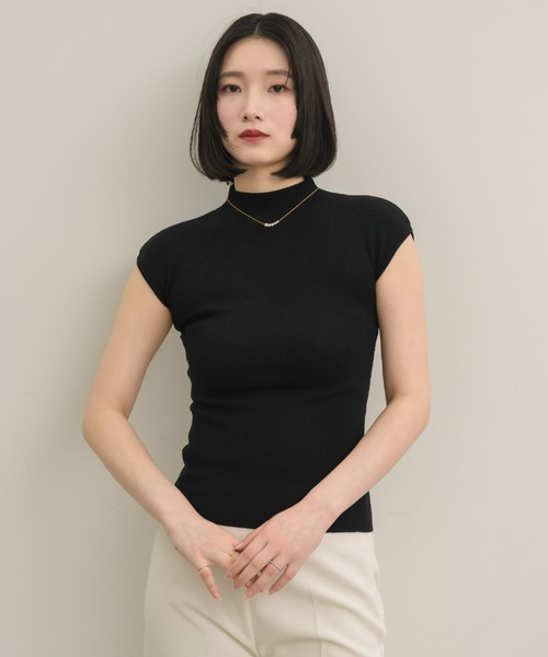 NEUNA（ヌナ） tシャツ 「着るだけで色気たっぷり」モックネックニット