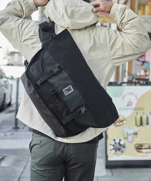 新品未使用CHROME メッセンジャーバッグ CTZ 24L slide CHROME（クローム） ショルダーバッグ CTZ 24L MESSENGER メンズ