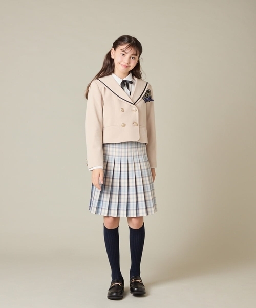 a.v.v，アーヴェヴェ　ベージュ　卒服　150 a.v.v（アー・ヴェ・ヴェ） ブラウス シャツ 「150-160」「卒服/シワに