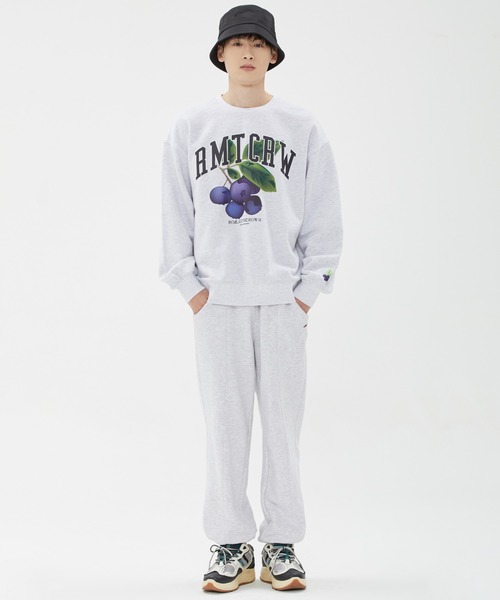 【ROMANTIC CROWN】送料・関税込★GARDENING BERRY SWEAT SHIRT MUSINSA | ROMANTIC CROWN GARDENING BERRY SWEATSHIRT_BLACK
